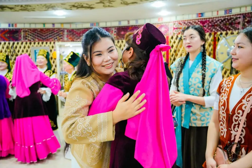 Көрісу күні отметили в столичном Доме дружбе (10)