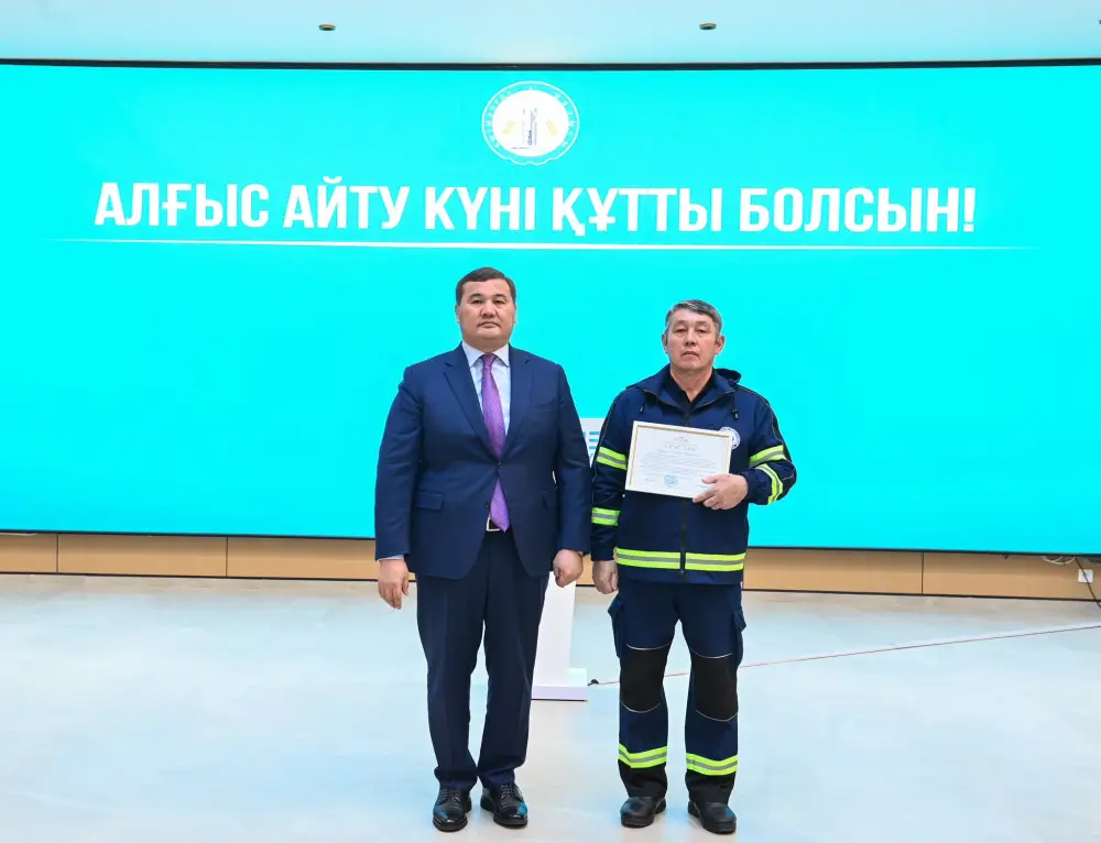 Глава региона наградил работников ряда сфер в честь Дня благодарности (8)