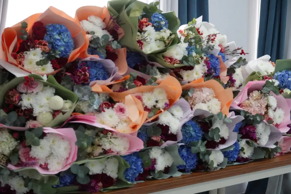 В Астане многодетным матерям вручили подвески «Алтын алқа» и «Күміс алқа» (7)