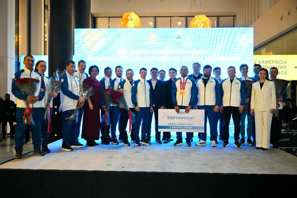 «Впервые в истории на одних зимних Паралимпийских играх Казахстан завоевал сразу две медали» - Ербола Хамитова торжественно встретили в аэропорту (9)