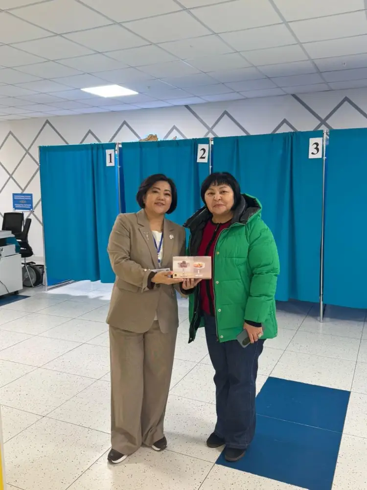 Астана: подарки первым голосующим на референдуме Павлодаре