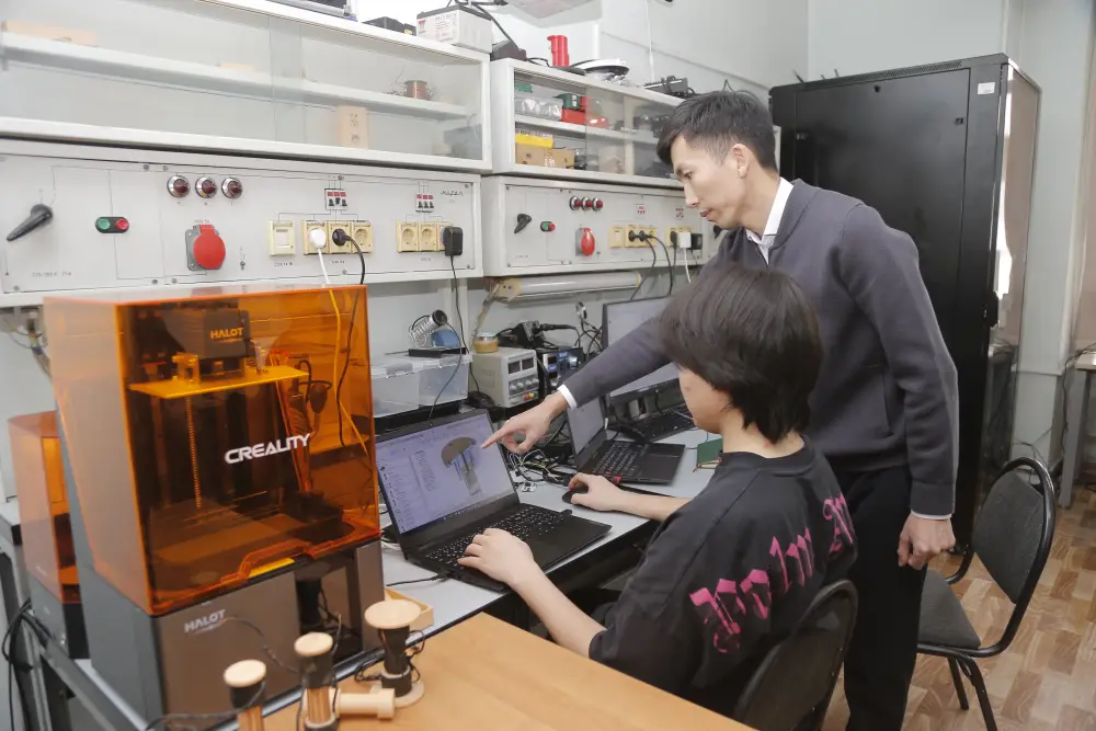 Казахстанские ученые разработали устройство для преобразования механических колебаний окружающей среды в электроэнергию (3)