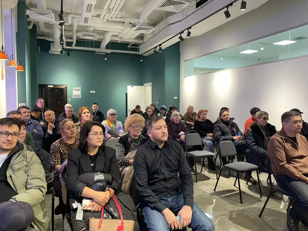 В Астане проведена встреча с жителями Байконурского района по вопросам деятельности КСК (3)