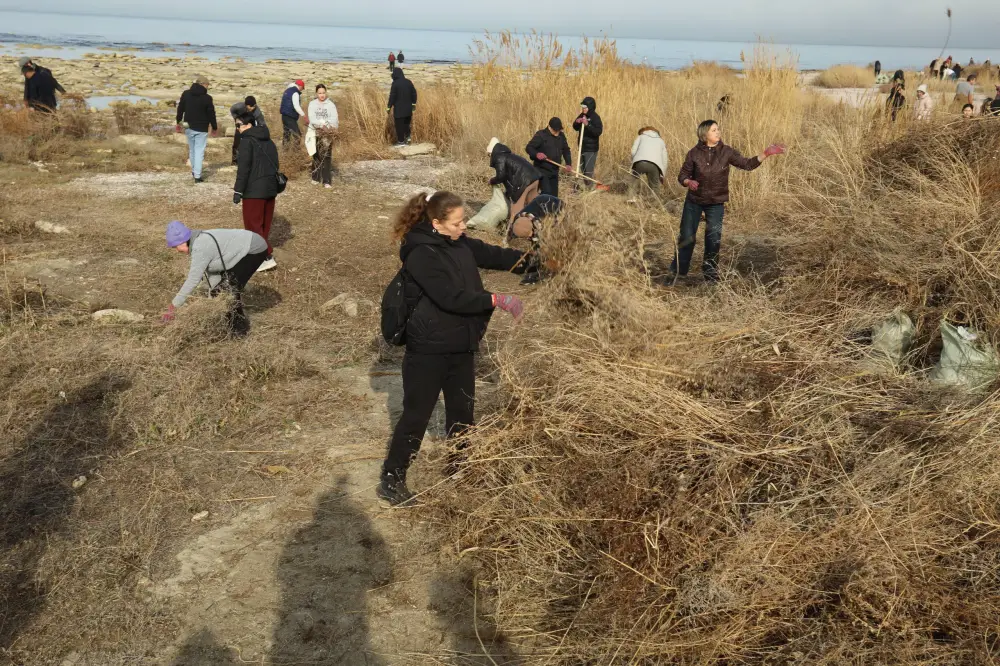 В Мангистауской области в рамках экологической акции «Тазару күні» прошёл масштабный субботник (5)