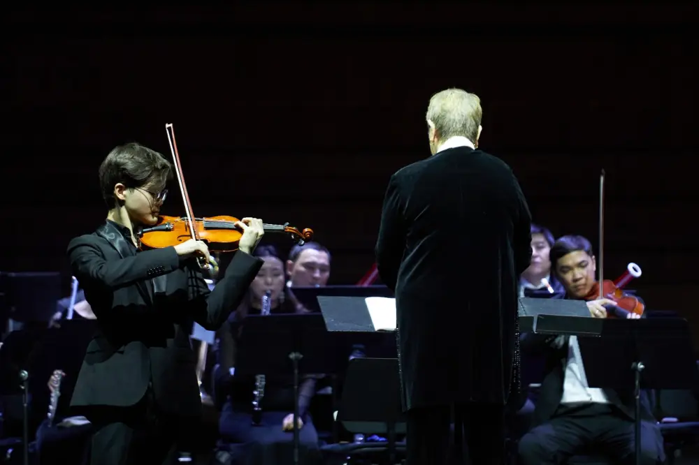 В «Қазақконцерте» состоялся концерт «PAGANINI & BRUCH» (3)