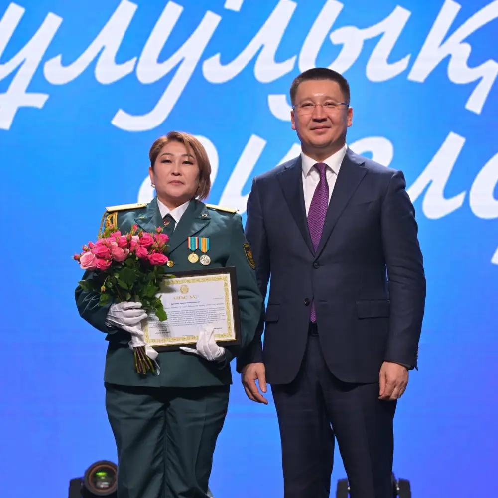 Женщин Павлодарской области наградили в канун 8 Марта (7)