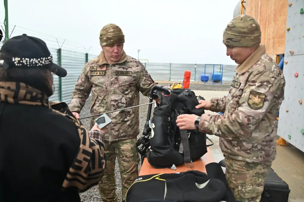 Операторы БПЛА, боевые пловцы и журналист-водолаз: как прошел второй день пресс-тура ВМС Павлодаре