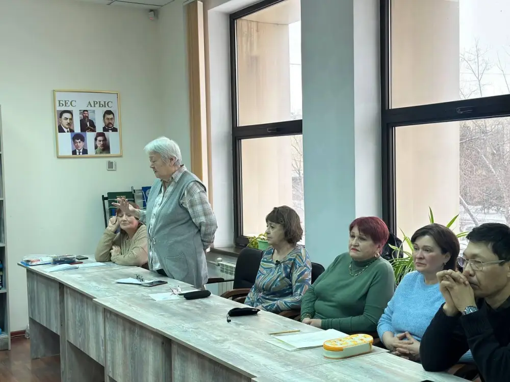 «Красивые краски весны»: в Астане прошел творческий конкурс для пенсионеров (4)