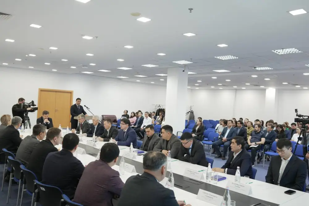 В ЦРТР обсудили социальные гарантии и трудовые права в проекте новой Конституции РК (3)