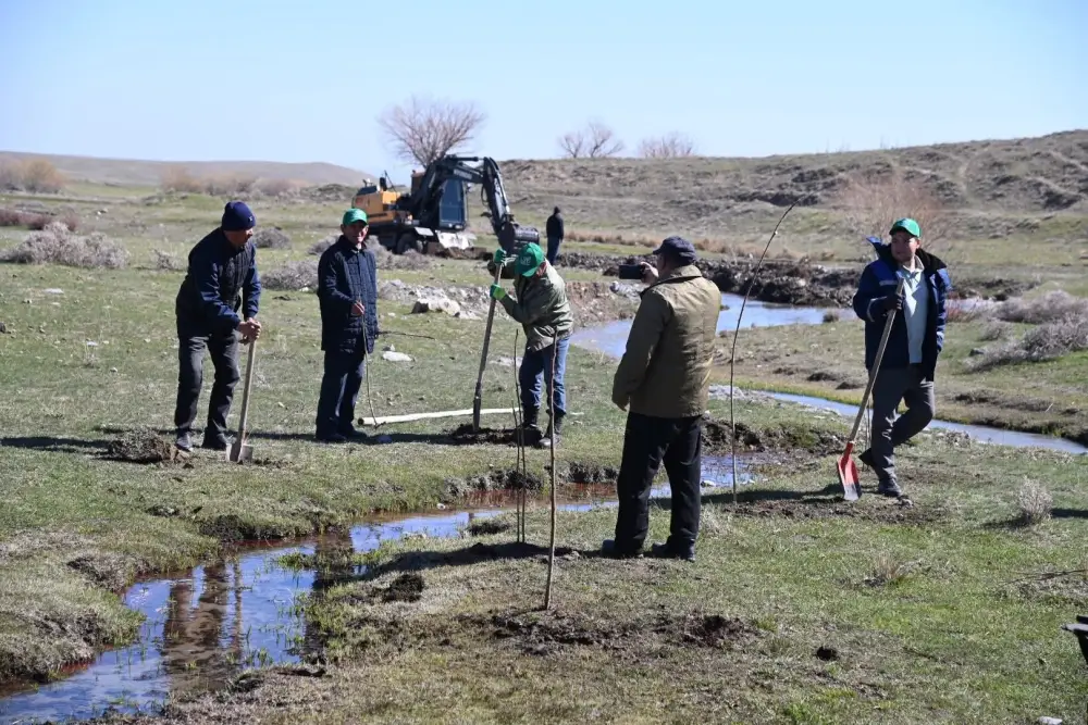 ТУРКЕСТАН: В СОЗАКСКОМ РАЙОНЕ В РАМКАХ ЭКОЛОГИЧЕСКОЙ АКЦИИ «МӨЛДІР БҰЛАҚ» ОЧИСТИЛИ БОЛЕЕ 50 РОДНИКОВ (3)