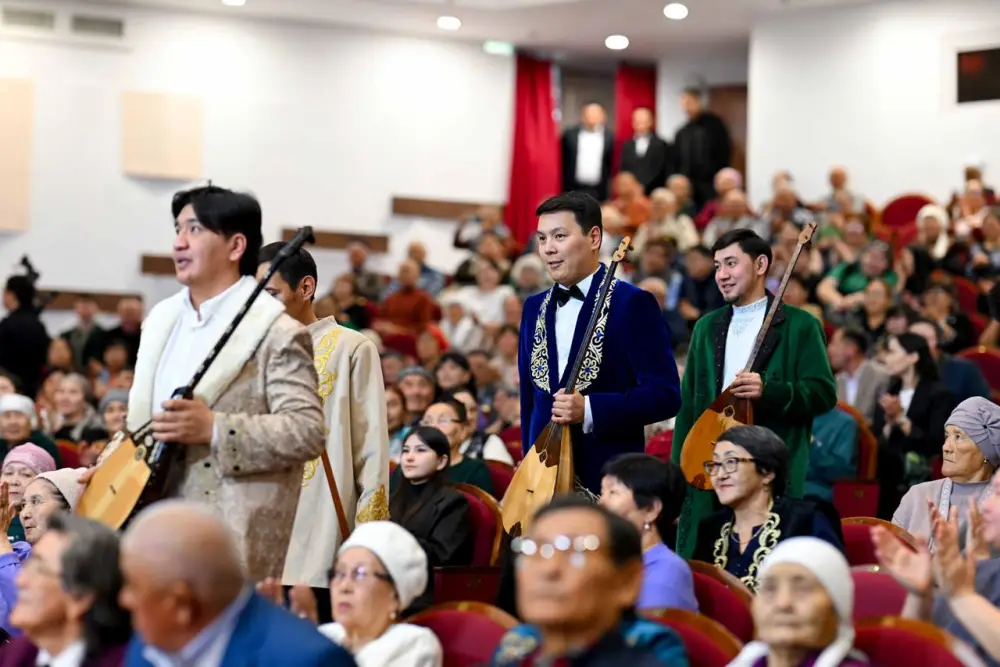 В Семее проходит республиканский командный айтыс (7)