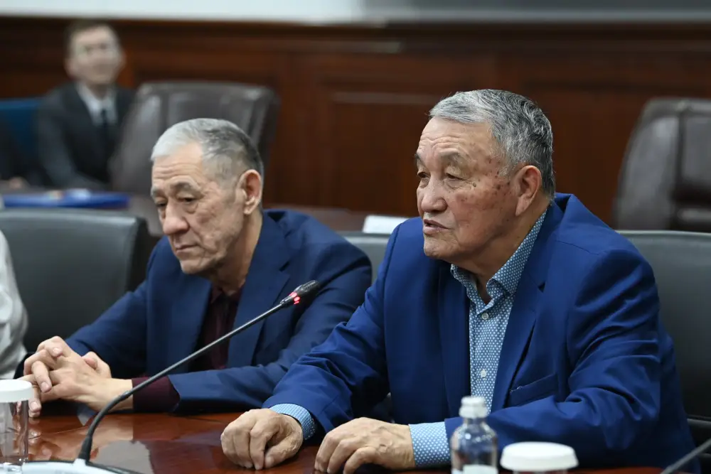 Подписан меморандум о передаче здания частной школы в областную коммунальную собственность (8)