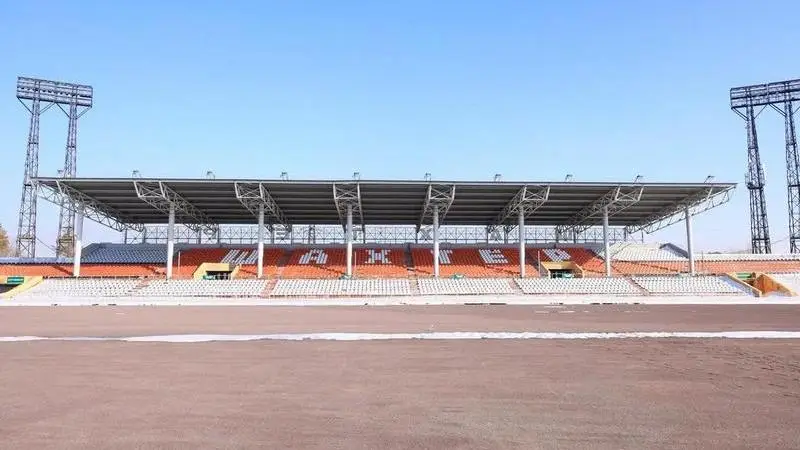 Караганда: тестирование подогрева поля на стадионе Павлодаре