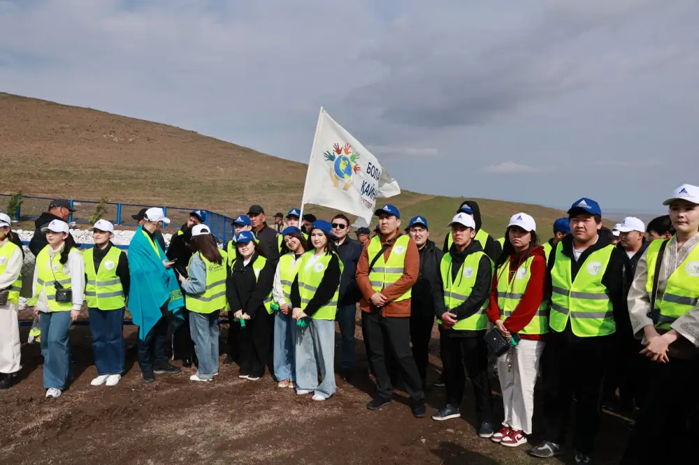 Экоакция «Мөлдір бұлақ»: родники очищают жители Жамбылской области (3)