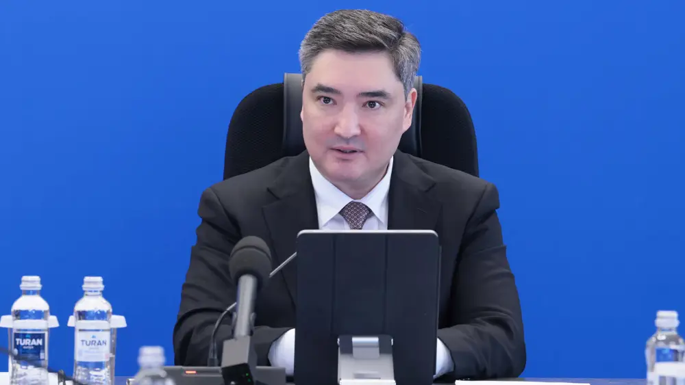 На страже безопасности: Олжас Бектенов укрепляет защиту от паводков на заседании оперативного штаба Павлодаре