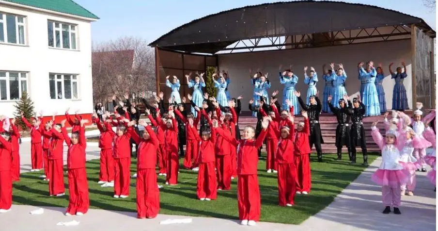В селе Байсерке референдум проходит с элементами этнокультуры, привлекая внимание к традициям Павлодаре