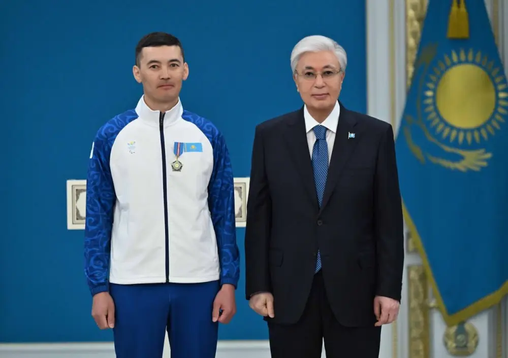 Награждение Ербола Хамитова: символ исторического успеха казахстанского параспорта на XIV зимних Паралимпийских играх Павлодаре
