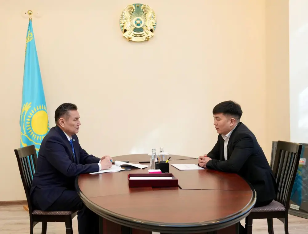 Обсуждение социальных вопросов граждан Восточно-Казахстанской области на личном приеме акима Павлодаре