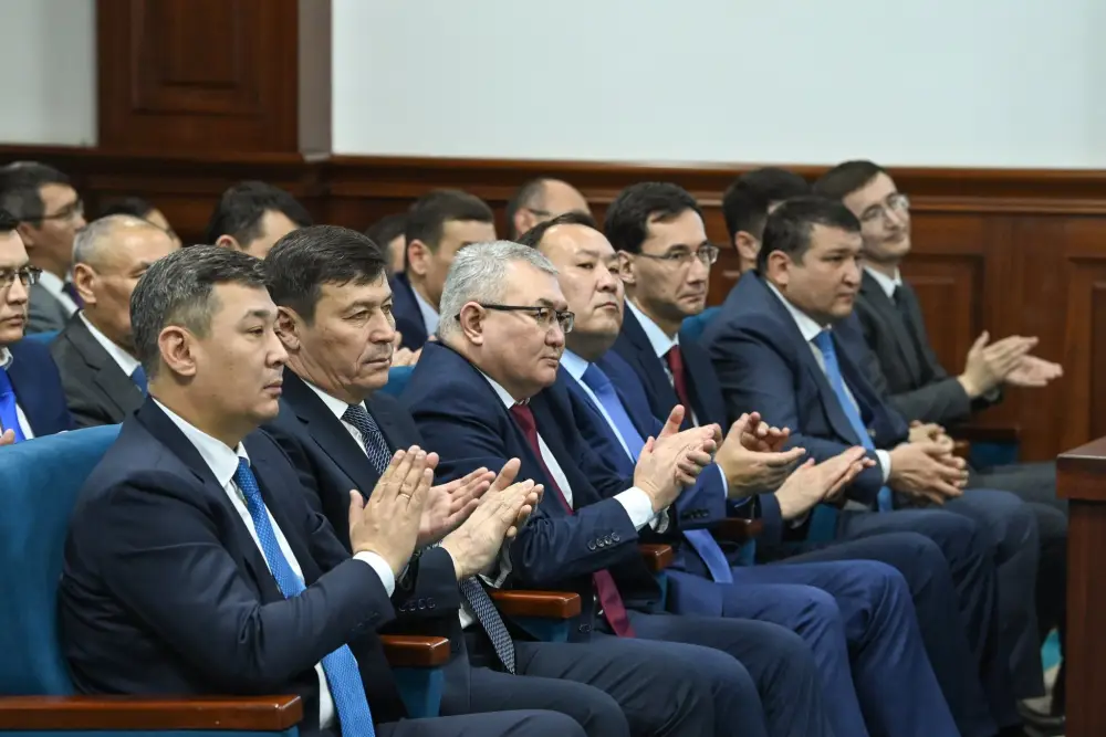 Подписан меморандум о передаче здания частной школы в областную коммунальную собственность (9)