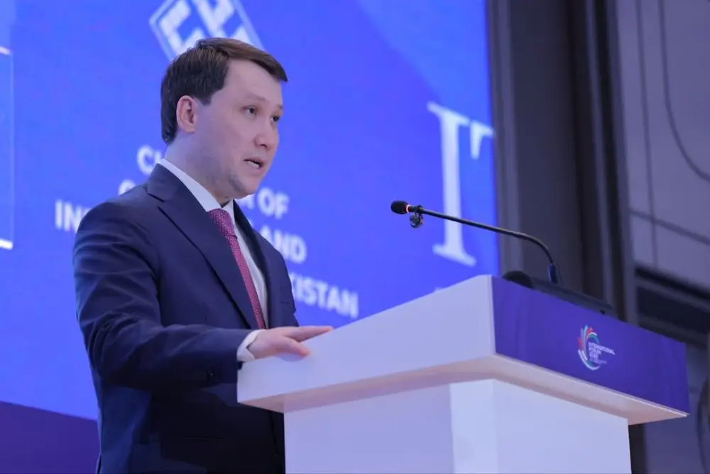 Казахстан принял участие в международном форуме «Италия – Центральная Азия (C5) + Азербайджан» (4)