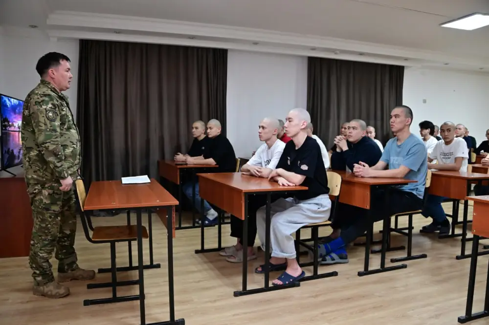 Весенний призыв в Казахстане: более 21 тысячи молодых граждан пополнят ряды армии Павлодаре