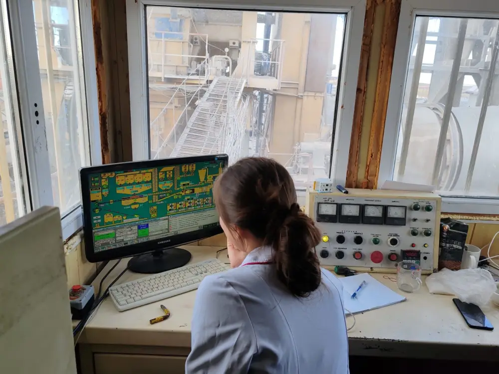 Асфальт из будущего: школьница из Аягоза превращает пластиковые отходы в долговечное дорожное покрытие Павлодаре