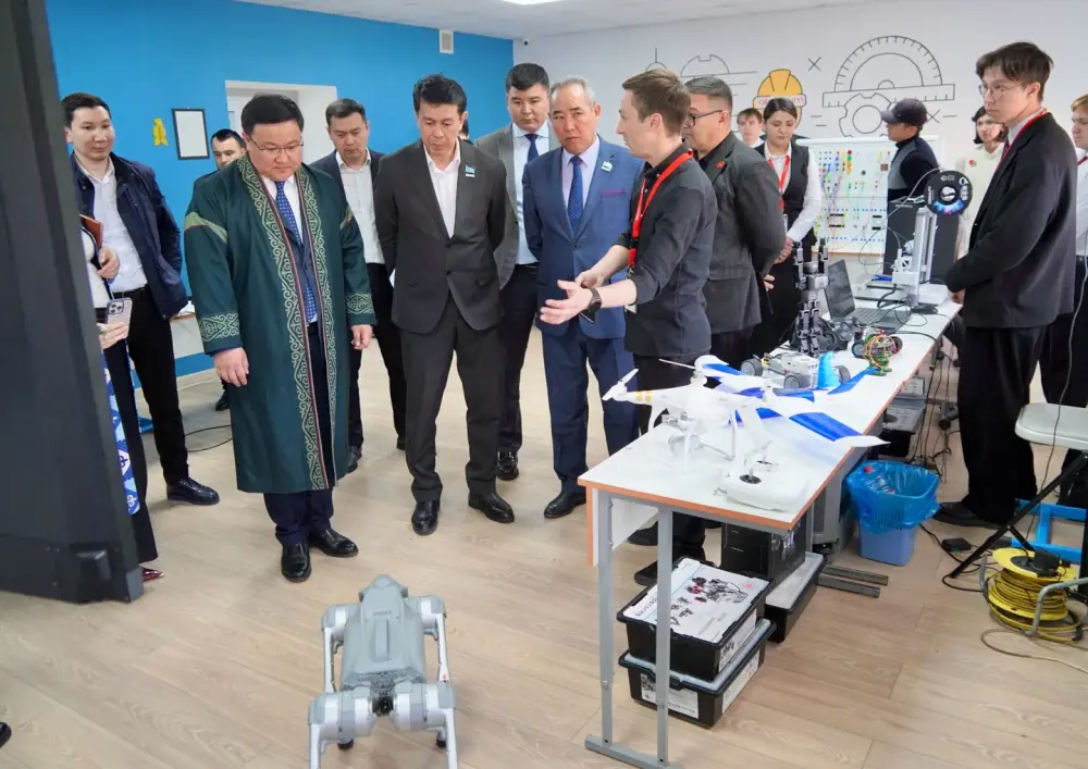 ТУРКЕСТАН: В КЕНТАУСКОМ ПОЛИТЕХНИЧЕСКОМ КОЛЛЕДЖЕ ЗАЖГЛИСЬ ИСКРЫ ЦИФРОВОГО БУДУЩЕГО В НОВОМ IT-КАБИНЕТЕ Павлодаре