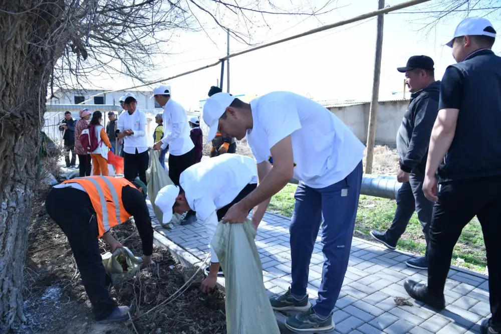 Экологическая акция в Отырарском районе: местные жители объединяются для очистки берегов канала Павлодаре