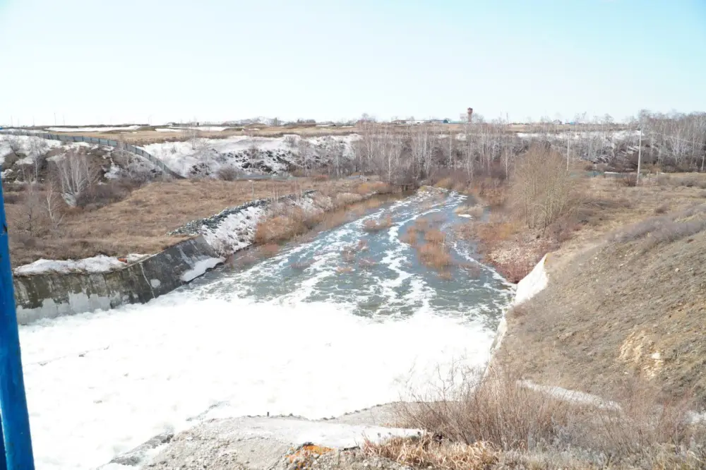 Аким Акмолинской области ознакомился с ходом противопаводковых мероприятий в г. Кокшетау (9)
