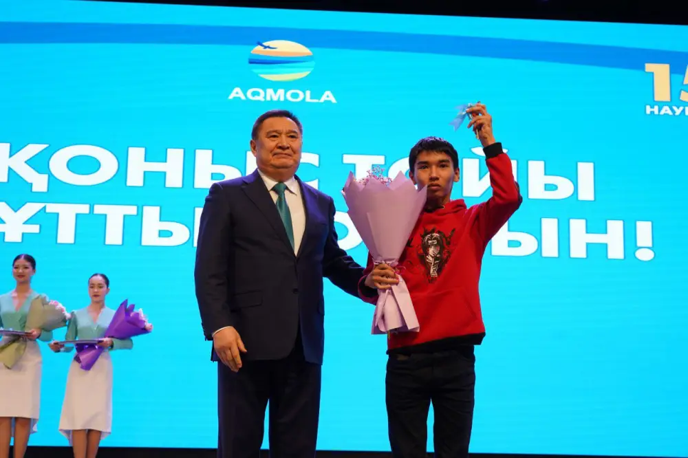 Ключи от 125 квартир для многодетных семей и людей с инвалидностью в Кокшетау Павлодаре