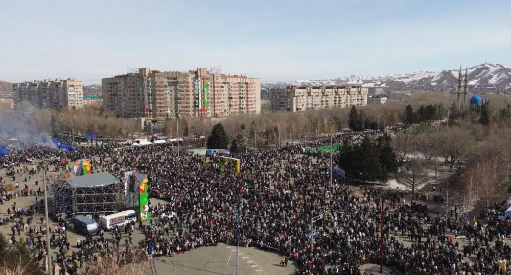 Более 5000 домбристов из ВКО установили мировой рекорд, исполнив песню «Акбулак» (4)