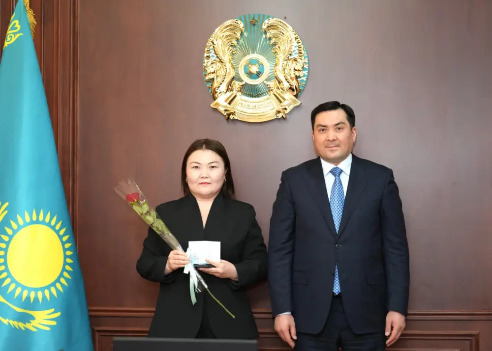 Профессионализм и признание: Министр энергетики вручил госнаграды женщинам отрасли (9)