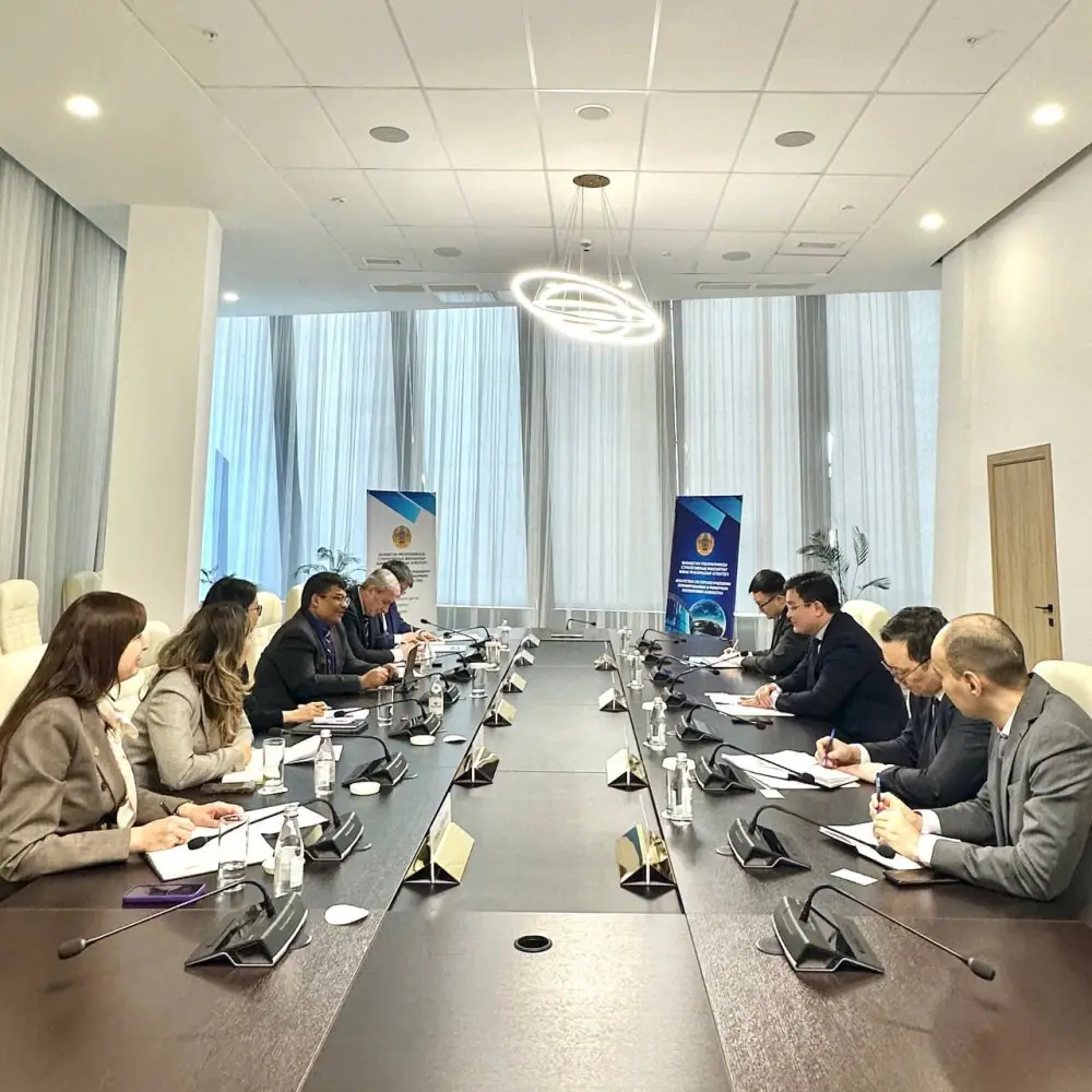 Глава АСПиР Асет Иргалиев провел встречу со Всемирным банком по стратегическому развитию транспортного сектора Казахстана Павлодаре