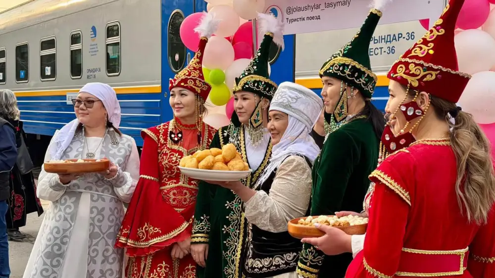 Турпоезд «Jibek Joly» завершил очередной международный маршрут (3)