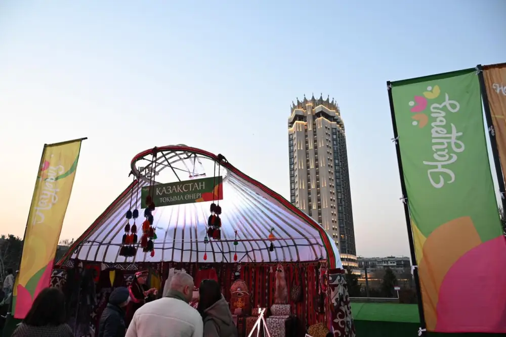 «Жұлдызды Алматы»: на площади Астана прошел праздничный концерт в честь Наурыза (2)