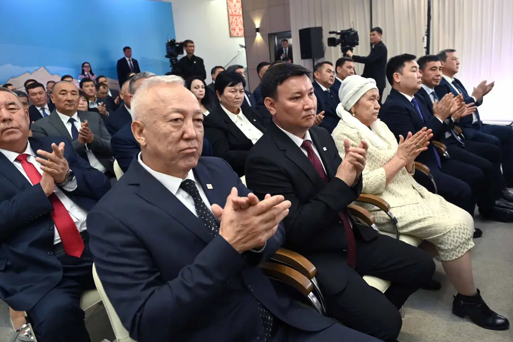 Президент высоко оценил динамику развития области (3)