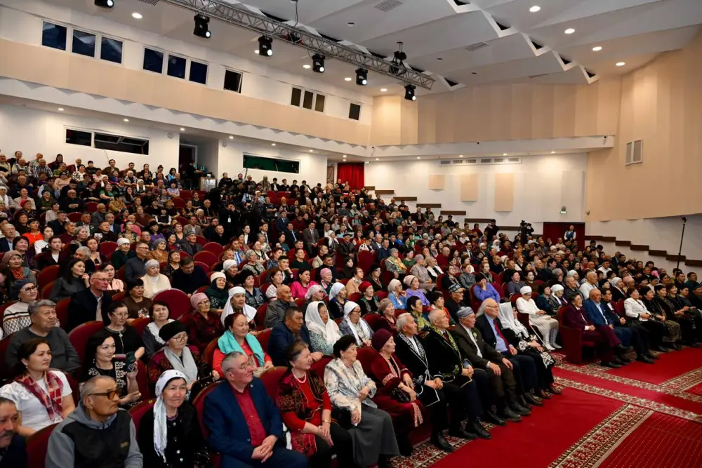 Международный айтыс в Семее: культурное единство поэтов из Абайской и Западно-Казахстанской областей Павлодаре