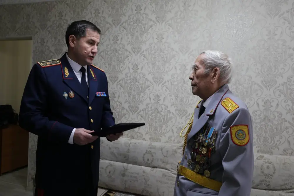 ”Спасибо за службу”: в ДП Актюбинской области чествовали представителей рабочих профессий и ветеранов Павлодаре