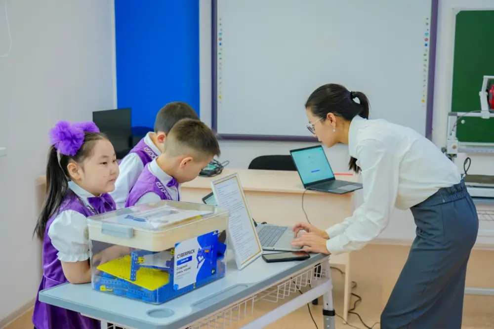 Астана внедряет STEAM и ИИ в образование Павлодаре