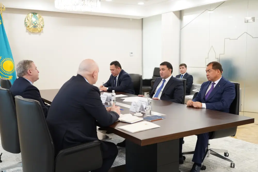 НУРАЛХАН КУШЕРОВ ВСТРЕТИЛСЯ С ПОСЛОМ ГРУЗИИ (2)