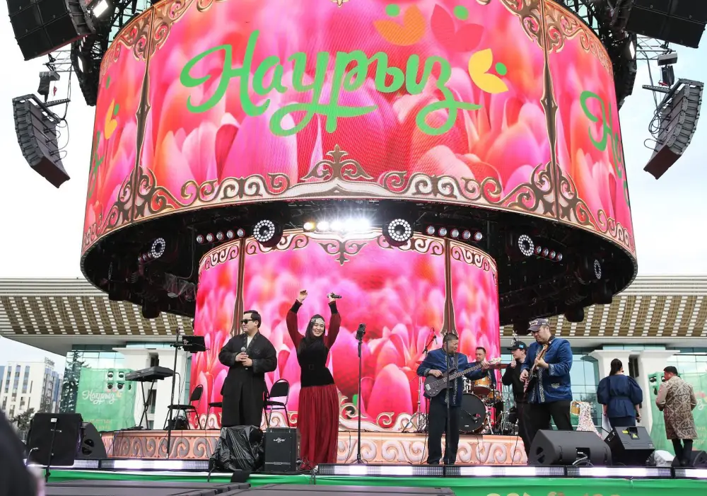 Наурыз в Алматы: музыкальный поток праздника течет четвертый день Павлодаре