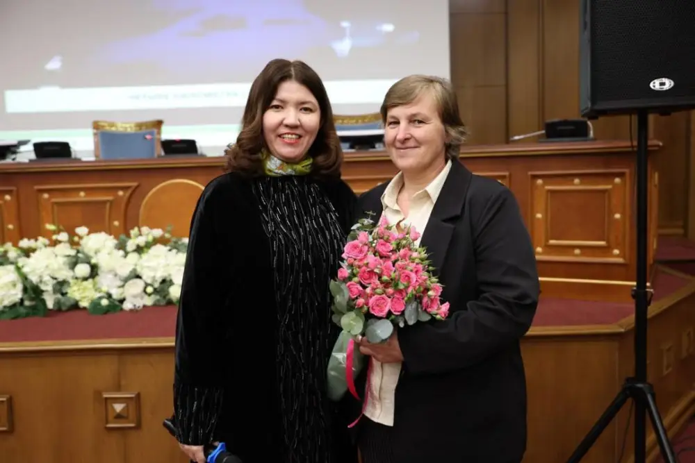 Министр просвещения отметила важность подвига учителя Марии Бедриной на мероприятии в честь педагогов Павлодаре