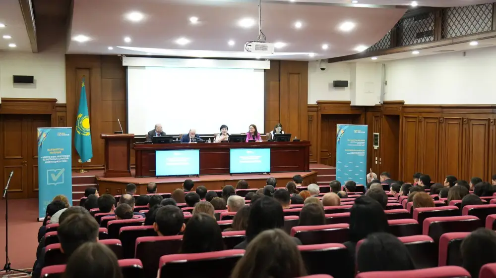 В Министерстве экологии состоялась встреча с членами Общенациональной коалиции по разъяснению проекта новой Конституции (7)