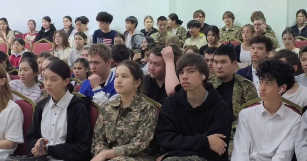 Право на порядок: прокуроры на встрече со студентами! Павлодаре