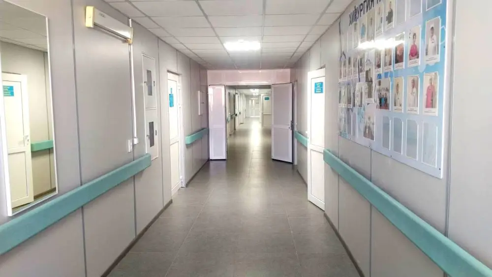 В Курчумском районе капитально отремонтировали районную больницу (2)
