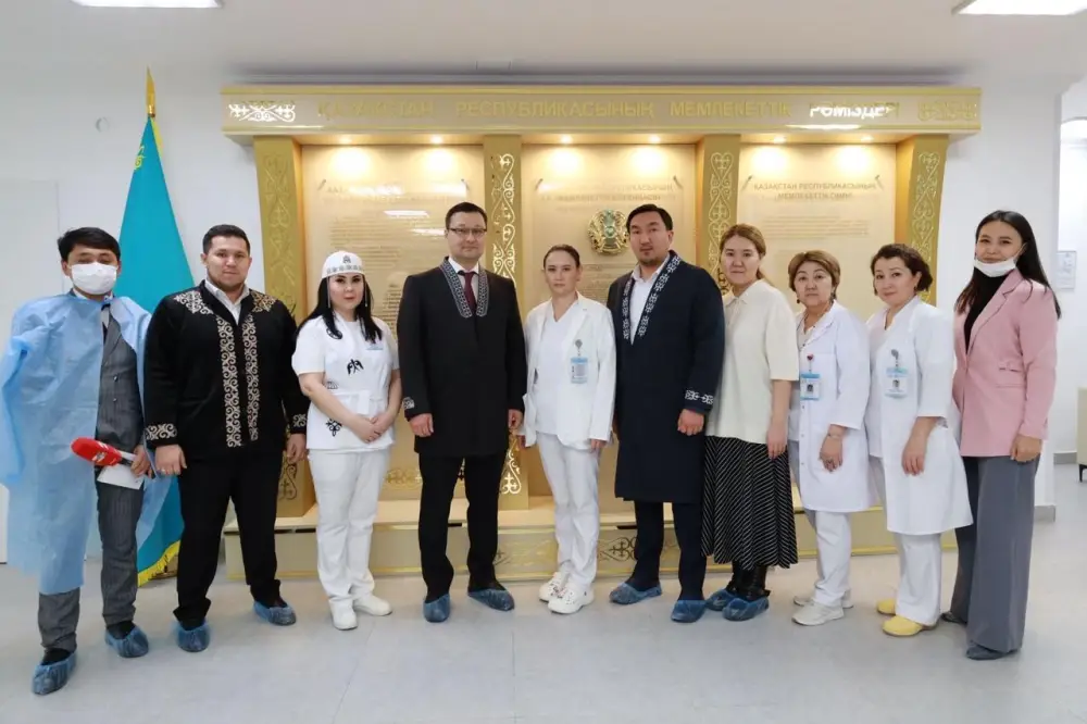 Необычный подарок получили новорожденные в День обновления в Астане (5)