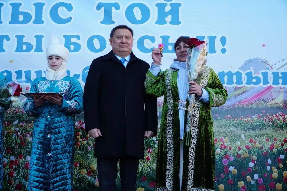 35 жителей пос. Аршалы получили ключи от квартир (4)