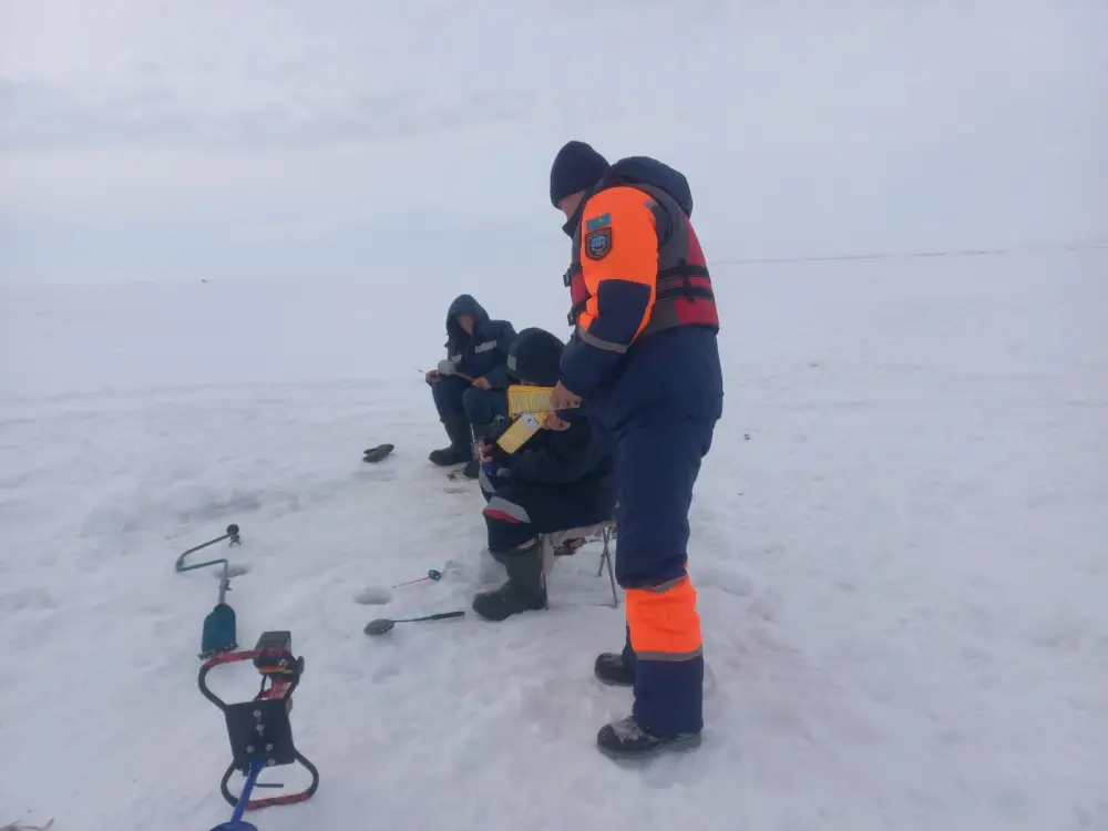 В Восточно-Казахстанской области спасатели предупреждают о рисках весеннего льда Павлодаре