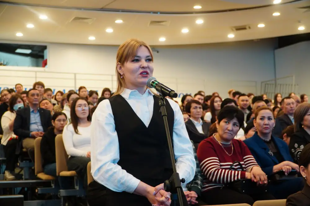 Акмолинские педагоги обсуждают новую Конституцию Павлодаре