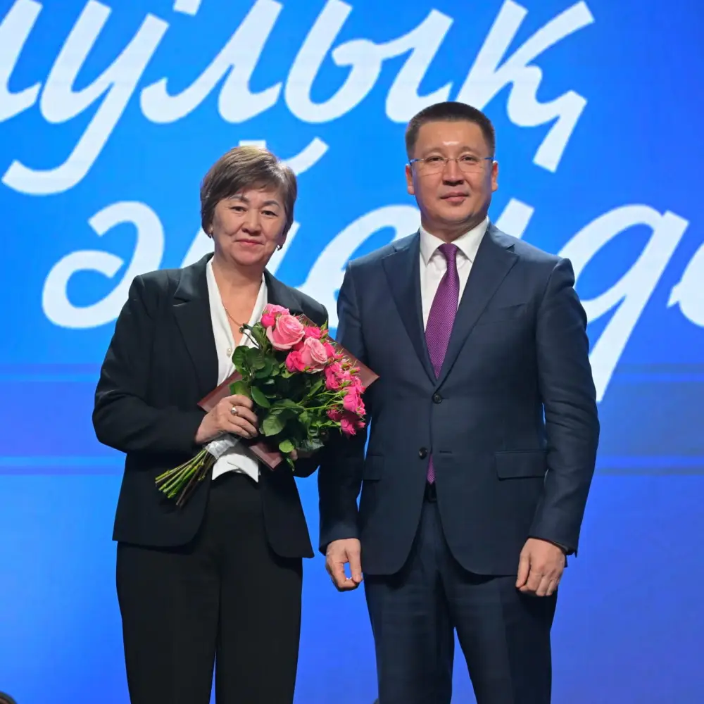 Женщин Павлодарской области наградили в канун 8 Марта (8)